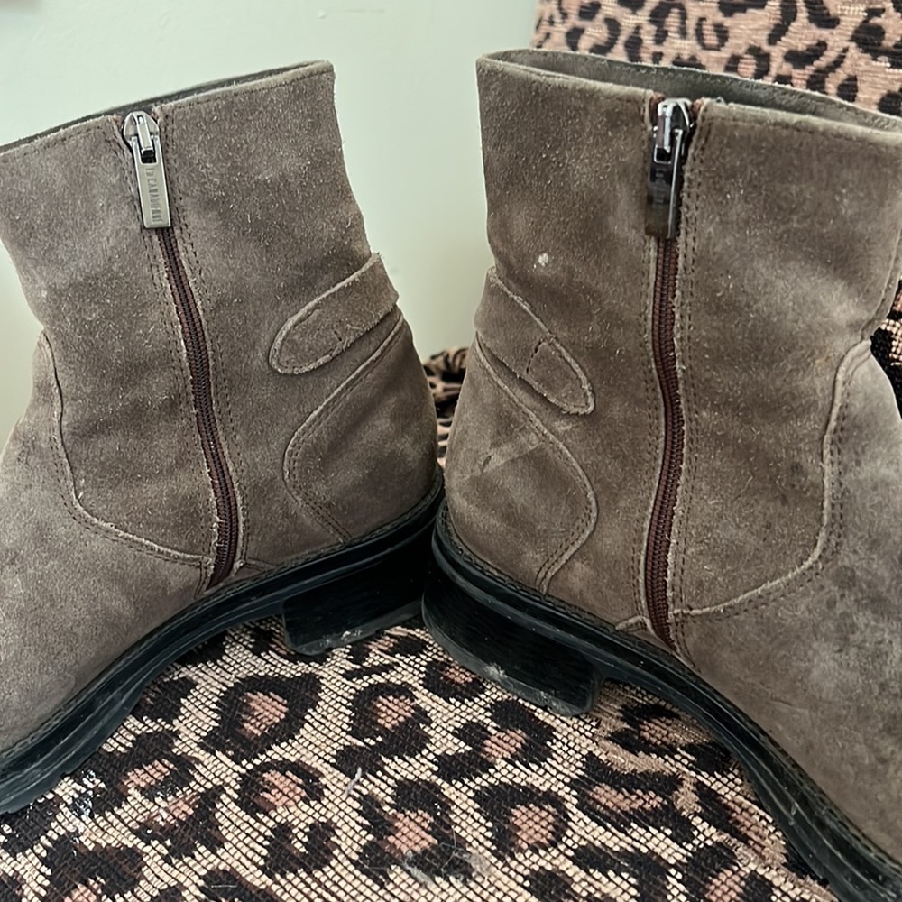 Suede ankle boot - Picture 3 of 5